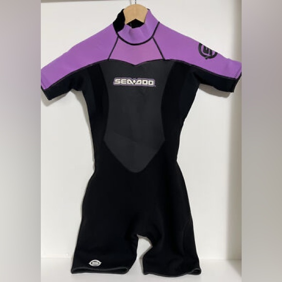 Woman’s Seadoo Black And Purple One Piece Wetsuit Size 9/10